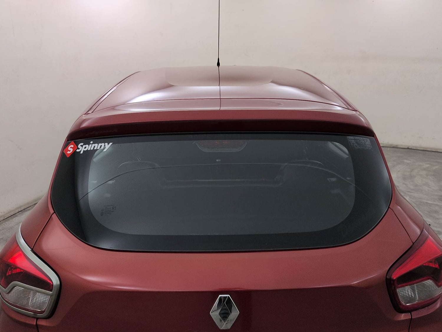 Used 2018 Renault Kwid RXT Petrol Manual exterior BACK WINDSHIELD VIEW