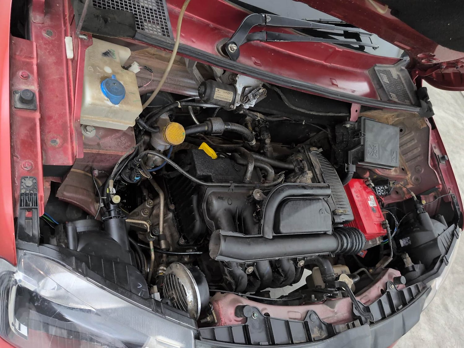 Used 2018 Renault Kwid RXT Petrol Manual engine ENGINE RIGHT SIDE VIEW