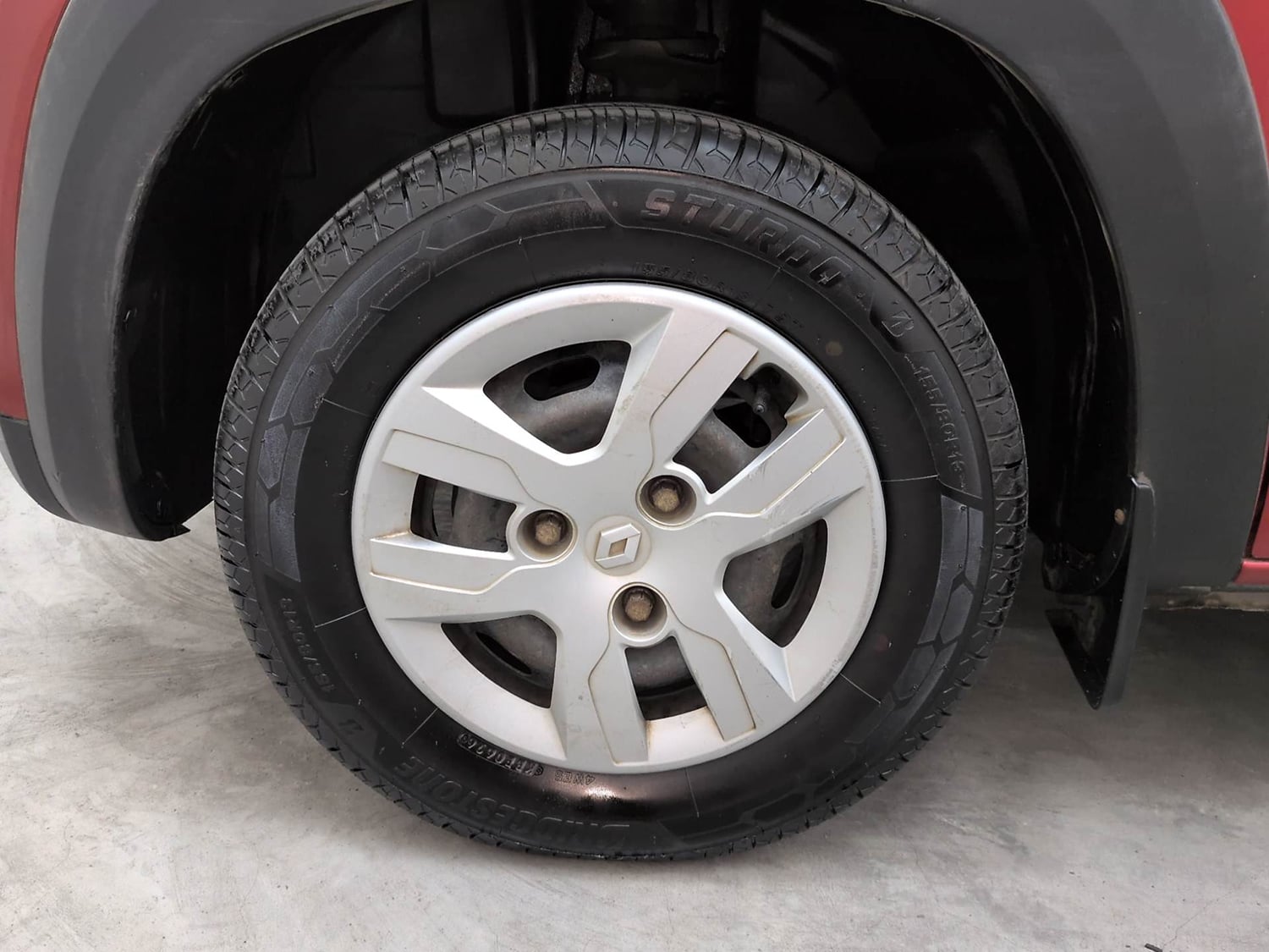 Used 2018 Renault Kwid RXT Petrol Manual tyres LEFT FRONT TYRE RIM VIEW
