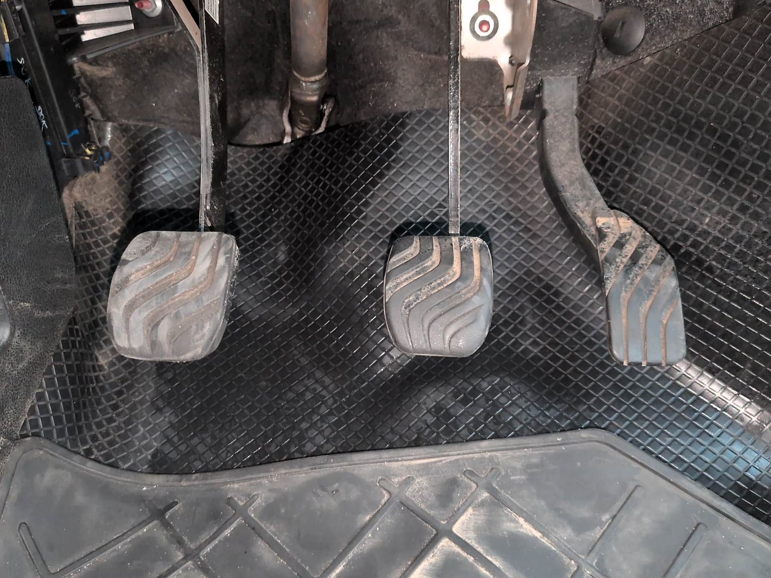 Used 2018 Renault Kwid RXT Petrol Manual interior PEDALS VIEW