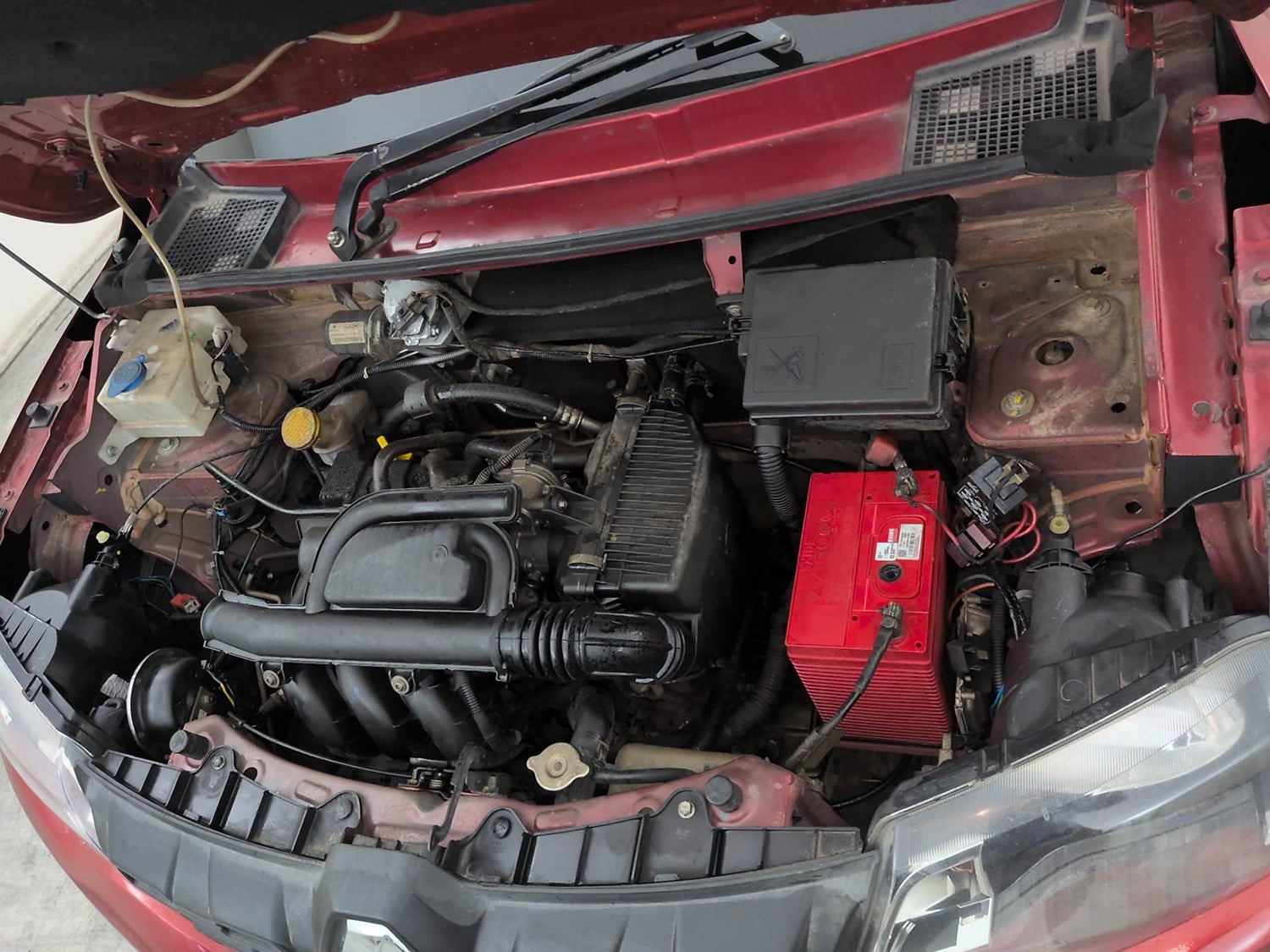 Used 2018 Renault Kwid RXT Petrol Manual engine ENGINE LEFT SIDE VIEW
