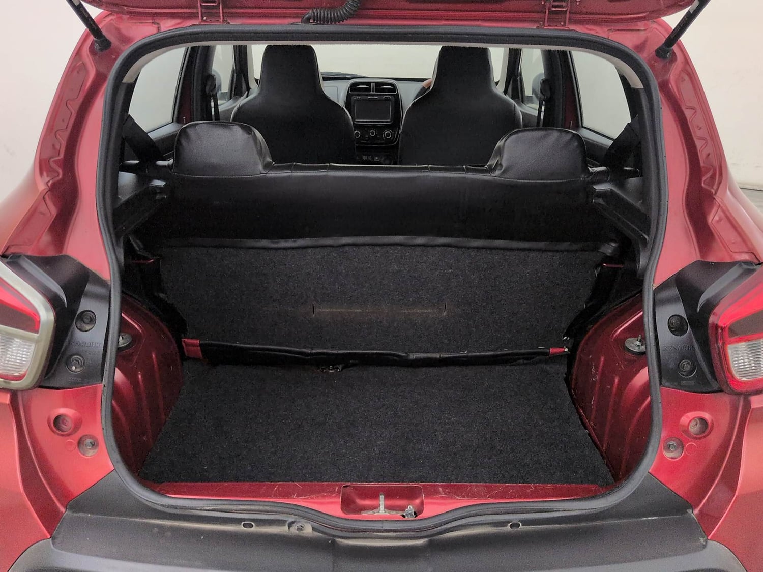 Used 2018 Renault Kwid RXT Petrol Manual interior DICKY INSIDE VIEW