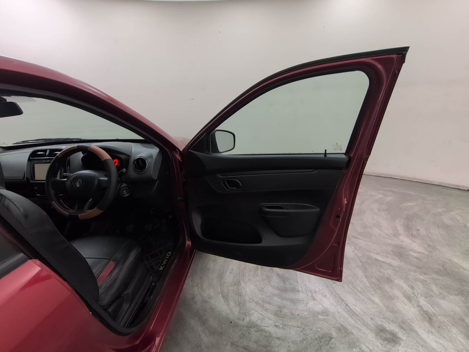 Used 2018 Renault Kwid RXT Petrol Manual interior RIGHT FRONT DOOR OPEN VIEW
