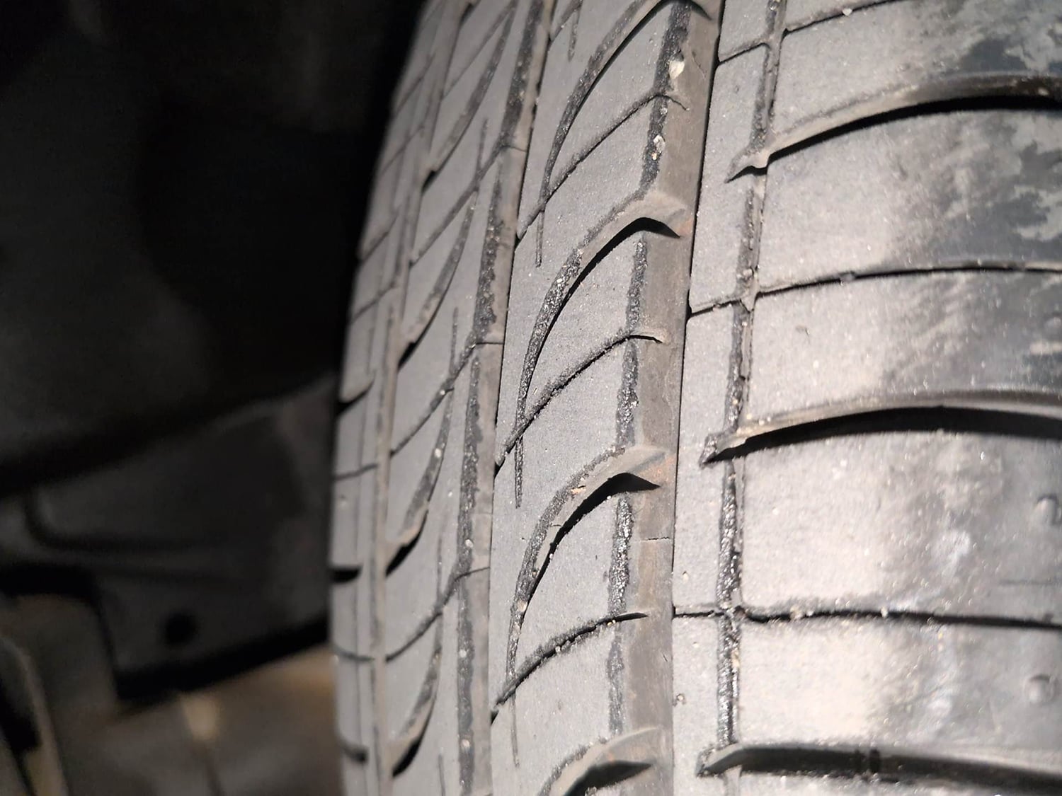 Used 2018 Renault Kwid RXT Petrol Manual tyres LEFT FRONT TYRE TREAD VIEW