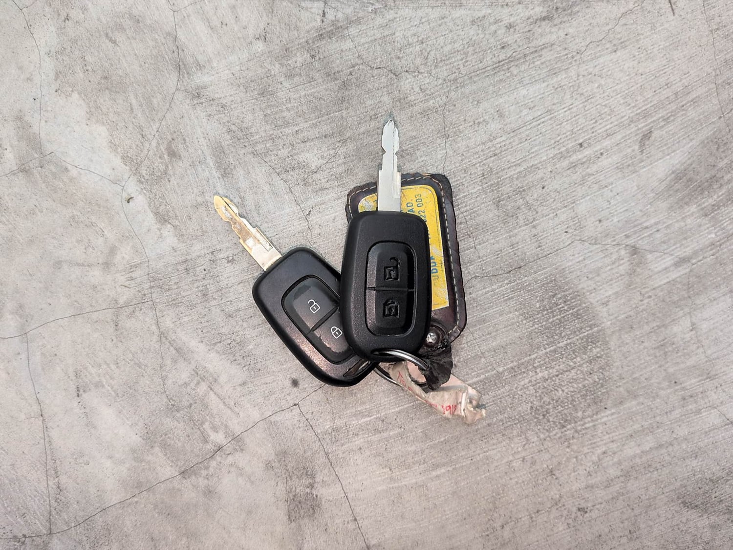 Used 2018 Renault Kwid RXT Petrol Manual extra CAR KEY VIEW