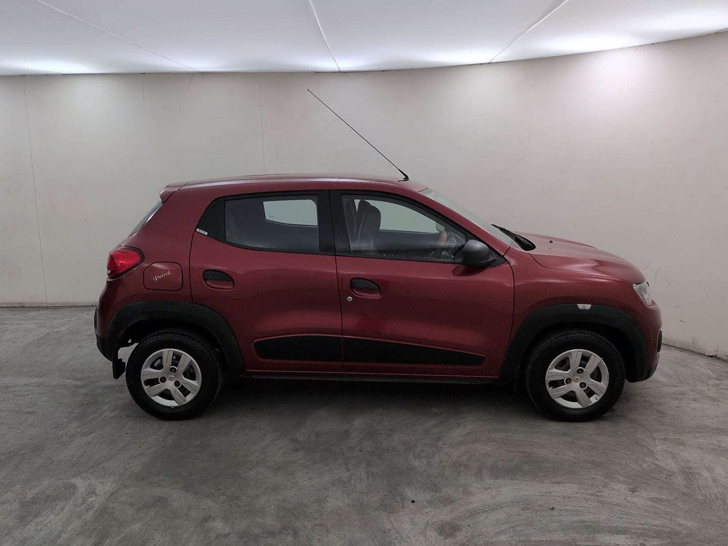 Used 2018 Renault Kwid RXT Petrol Manual exterior RIGHT SIDE VIEW