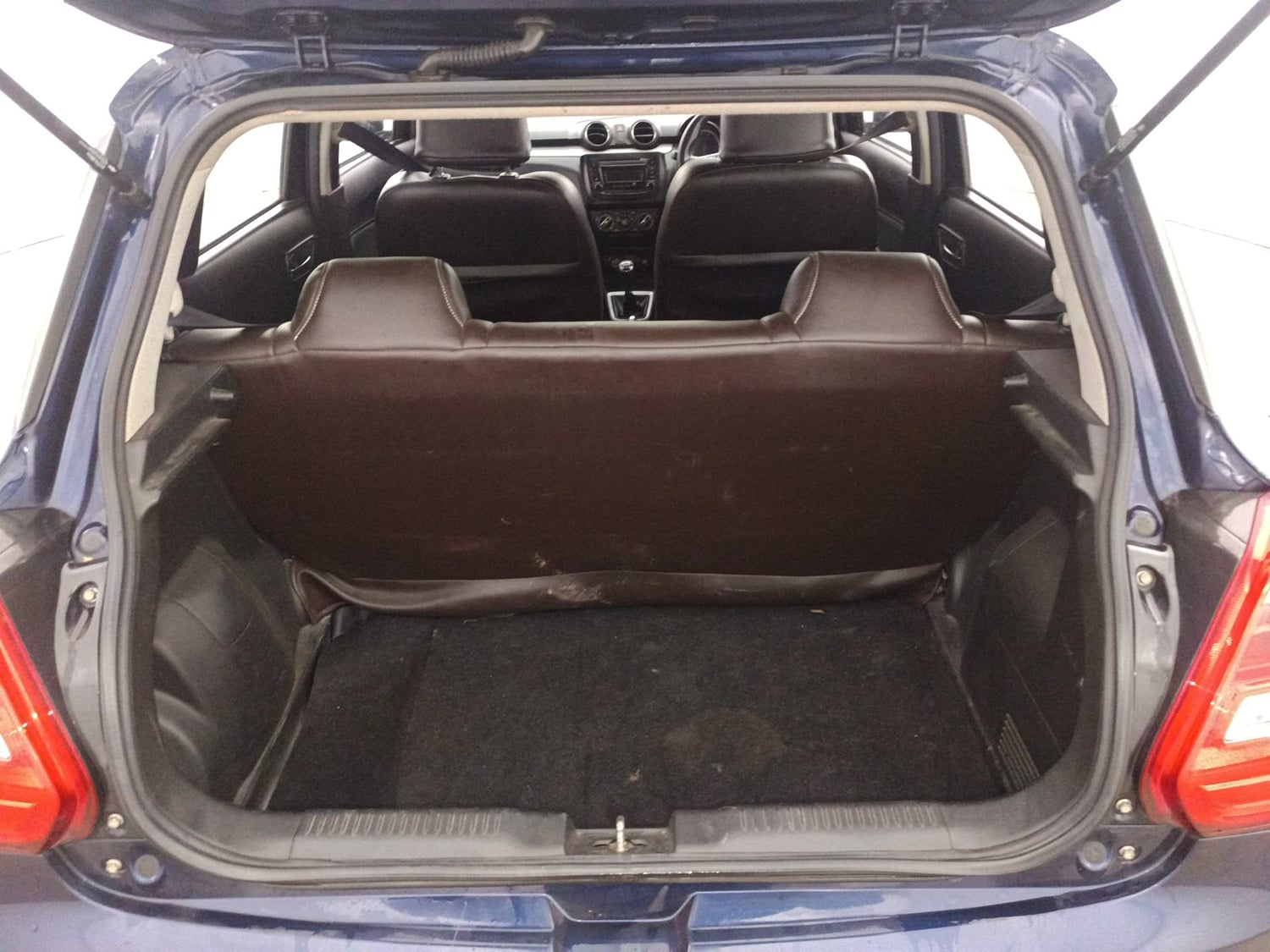 Used 2018 Maruti Suzuki Swift VXi Petrol Manual interior DICKY INSIDE VIEW