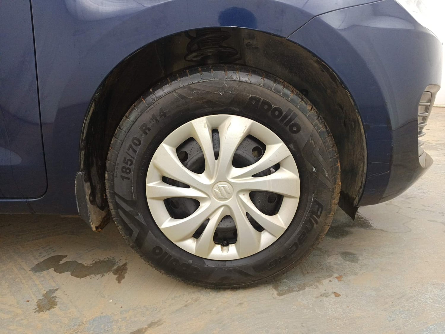 Used 2018 Maruti Suzuki Swift VXi Petrol Manual tyres RIGHT FRONT TYRE RIM VIEW