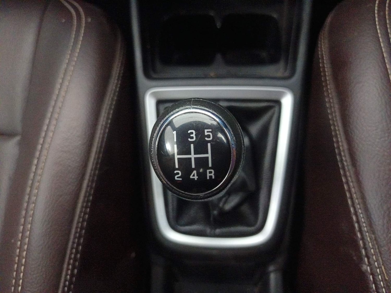 Used 2018 Maruti Suzuki Swift VXi Petrol Manual interior GEAR  KNOB VIEW