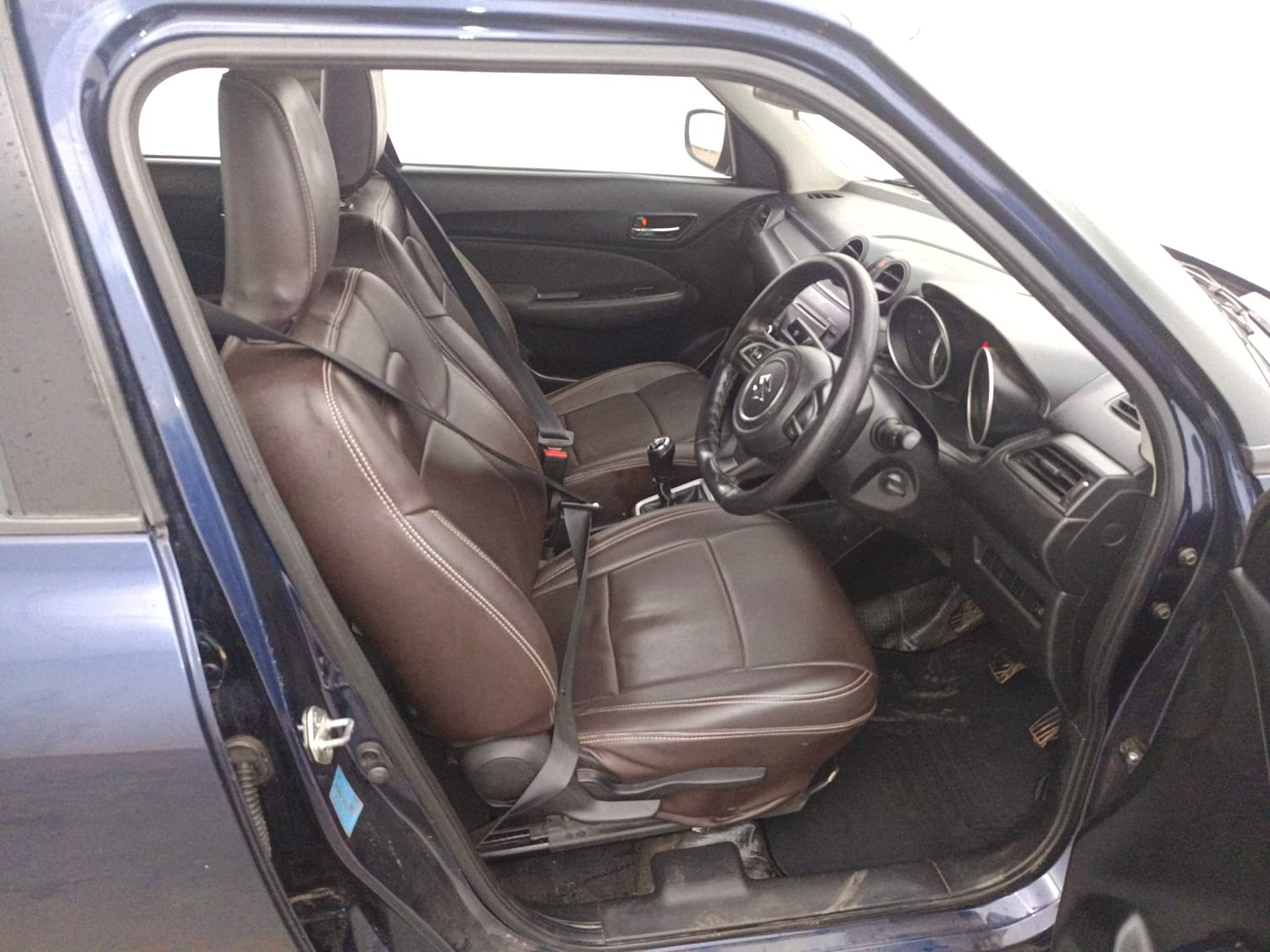 Used 2018 Maruti Suzuki Swift VXi Petrol Manual interior RIGHT SIDE FRONT DOOR CABIN VIEW