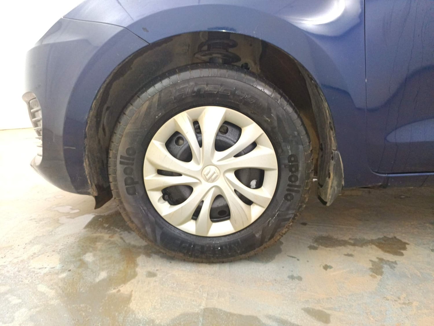 Used 2018 Maruti Suzuki Swift VXi Petrol Manual tyres LEFT FRONT TYRE RIM VIEW