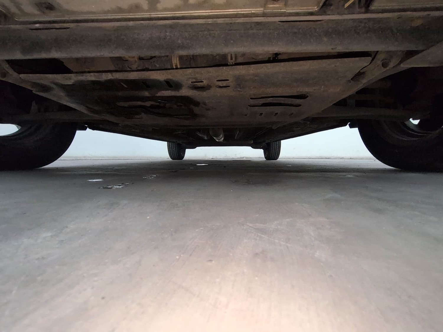 Used 2021 Renault Triber RXZ EASY-R AMT Petrol Automatic extra FRONT LEFT UNDERBODY VIEW