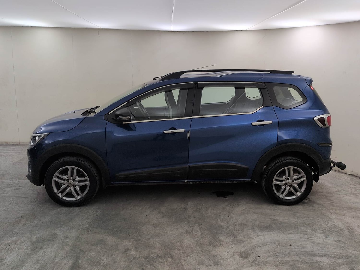 Used 2021 Renault Triber RXZ EASY-R AMT Petrol Automatic exterior LEFT SIDE VIEW