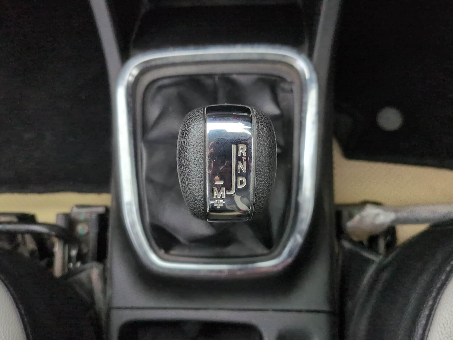 Used 2021 Renault Triber RXZ EASY-R AMT Petrol Automatic interior GEAR  KNOB VIEW