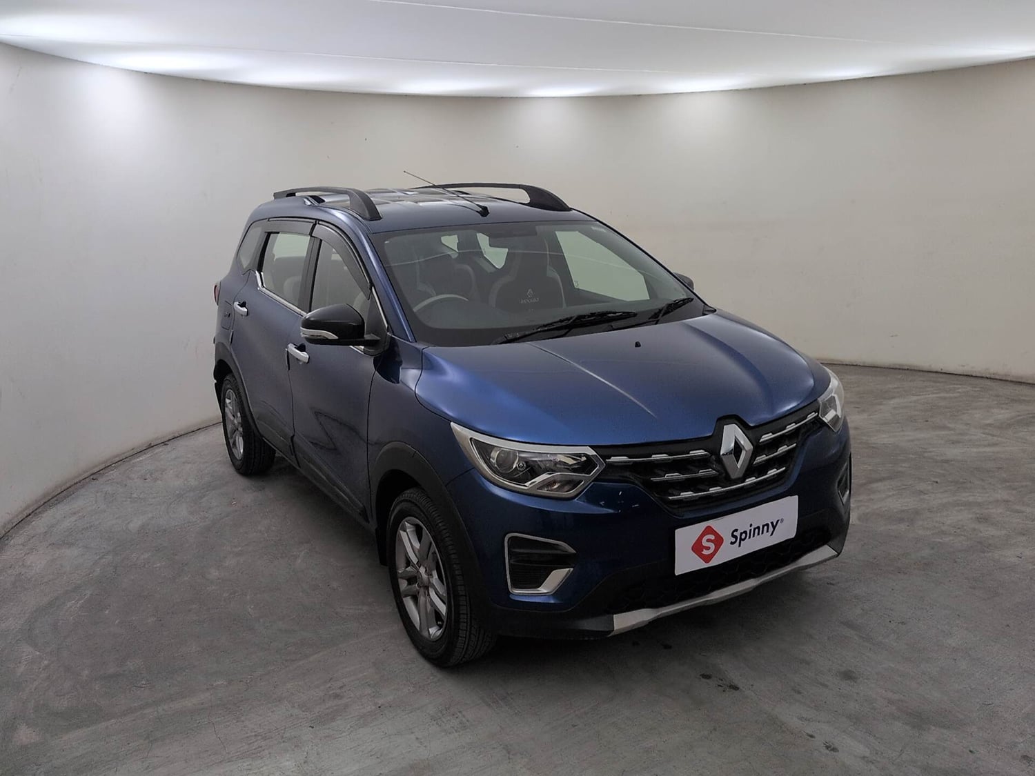 Used 2021 Renault Triber RXZ EASY-R AMT Petrol Automatic exterior RIGHT FRONT CORNER VIEW