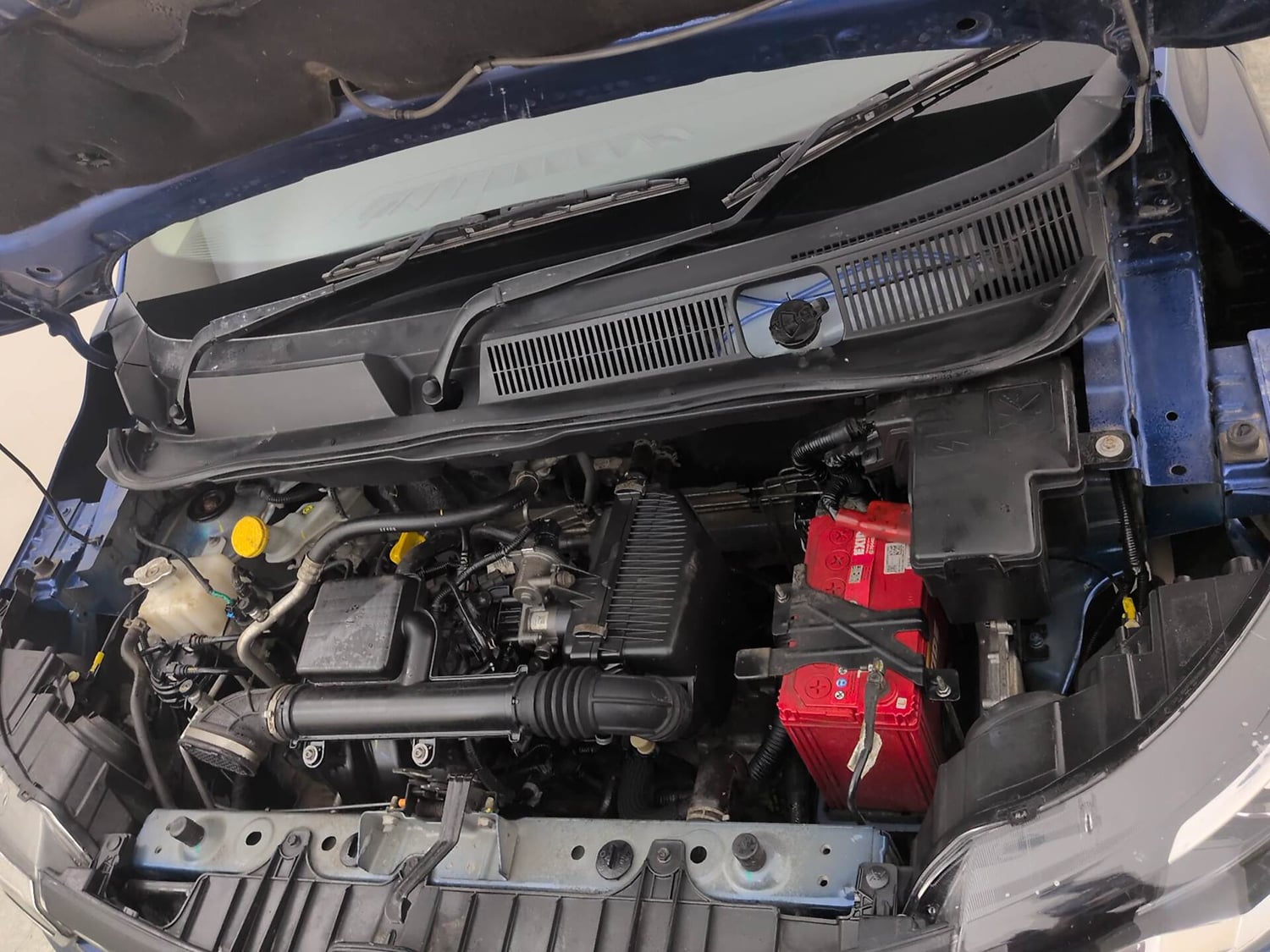 Used 2021 Renault Triber RXZ EASY-R AMT Petrol Automatic engine ENGINE LEFT SIDE VIEW