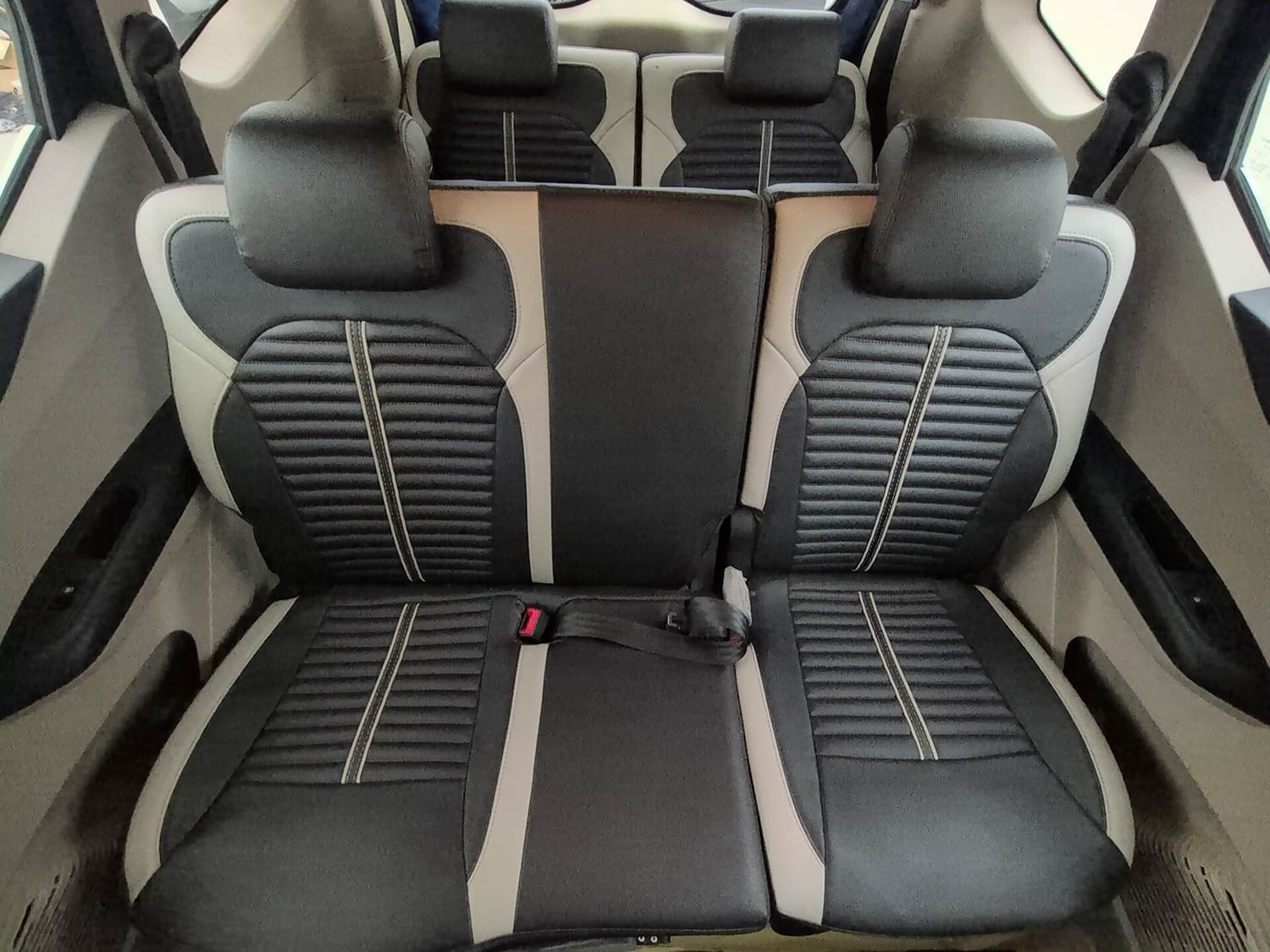Used 2021 Renault Triber RXZ EASY-R AMT Petrol Automatic interior REAR SEAT CONDITION VIEW