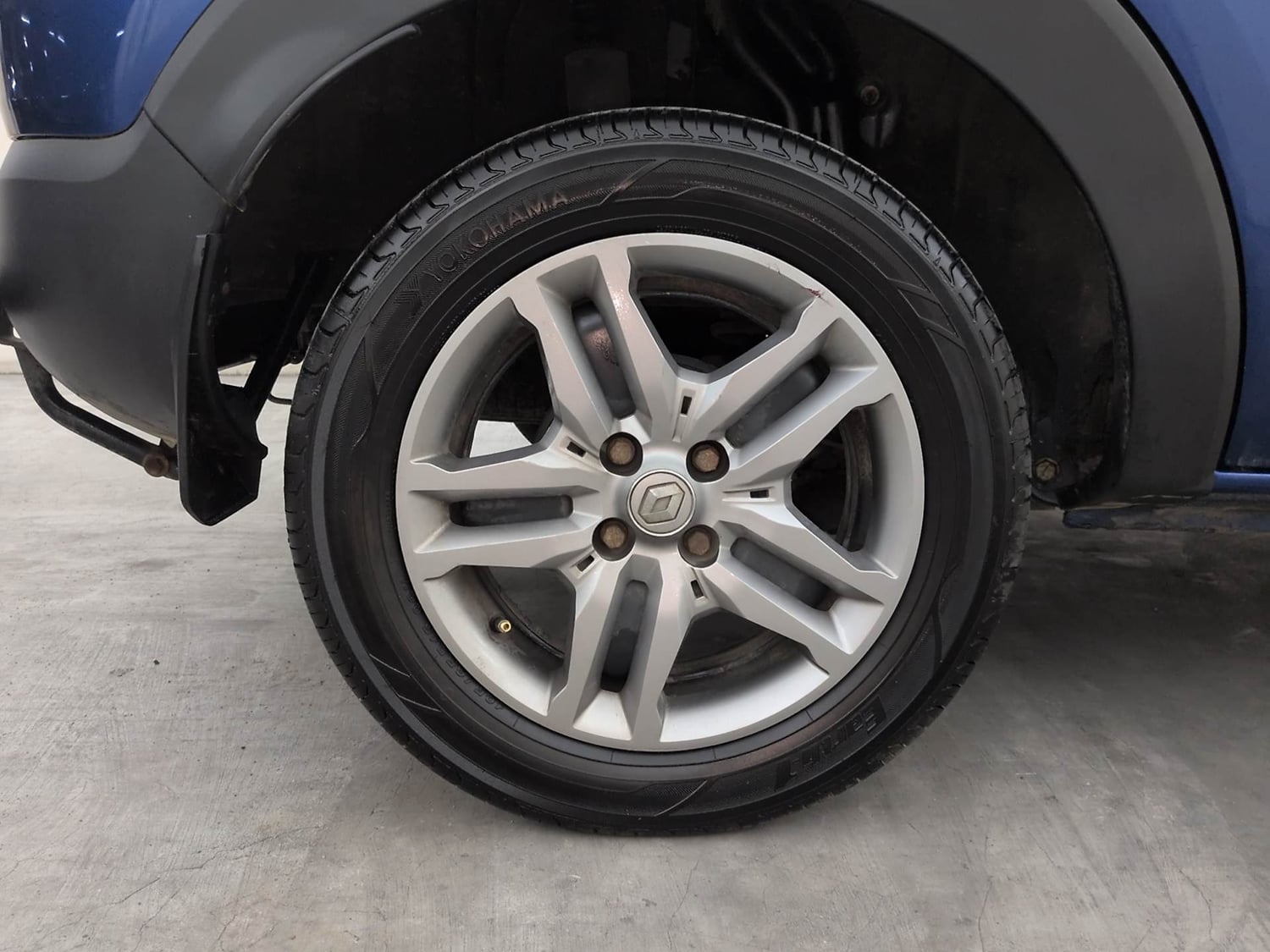 Used 2021 Renault Triber RXZ EASY-R AMT Petrol Automatic tyres RIGHT REAR TYRE RIM VIEW