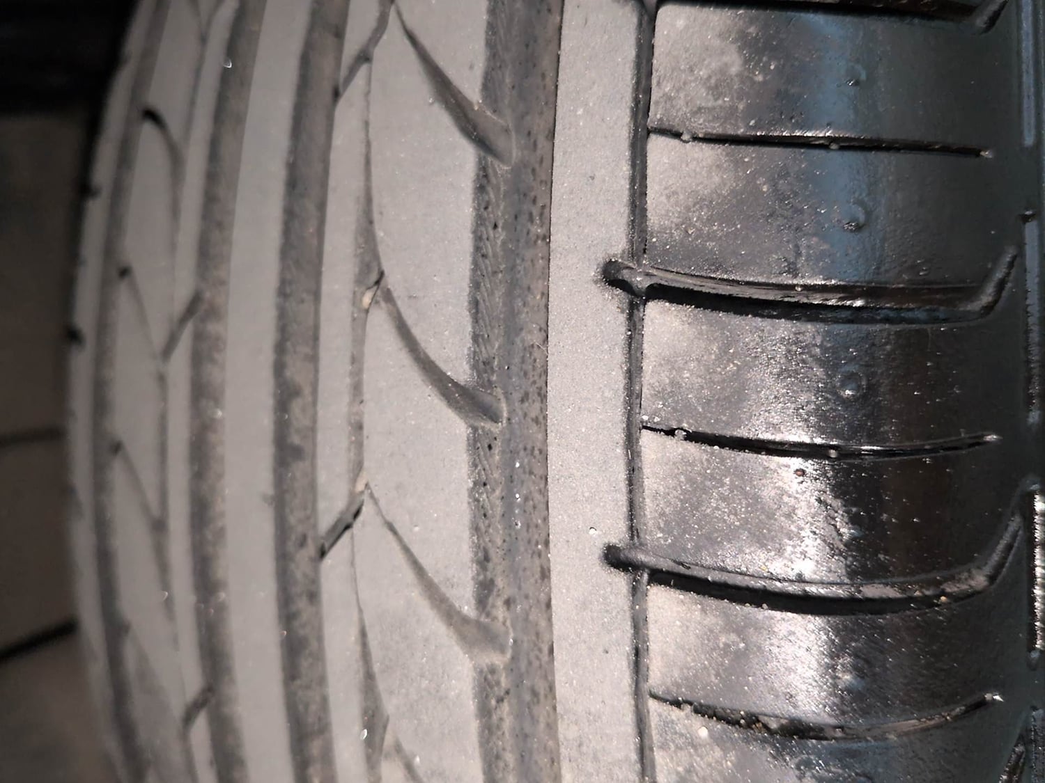 Used 2021 Renault Triber RXZ EASY-R AMT Petrol Automatic tyres RIGHT REAR TYRE TREAD VIEW