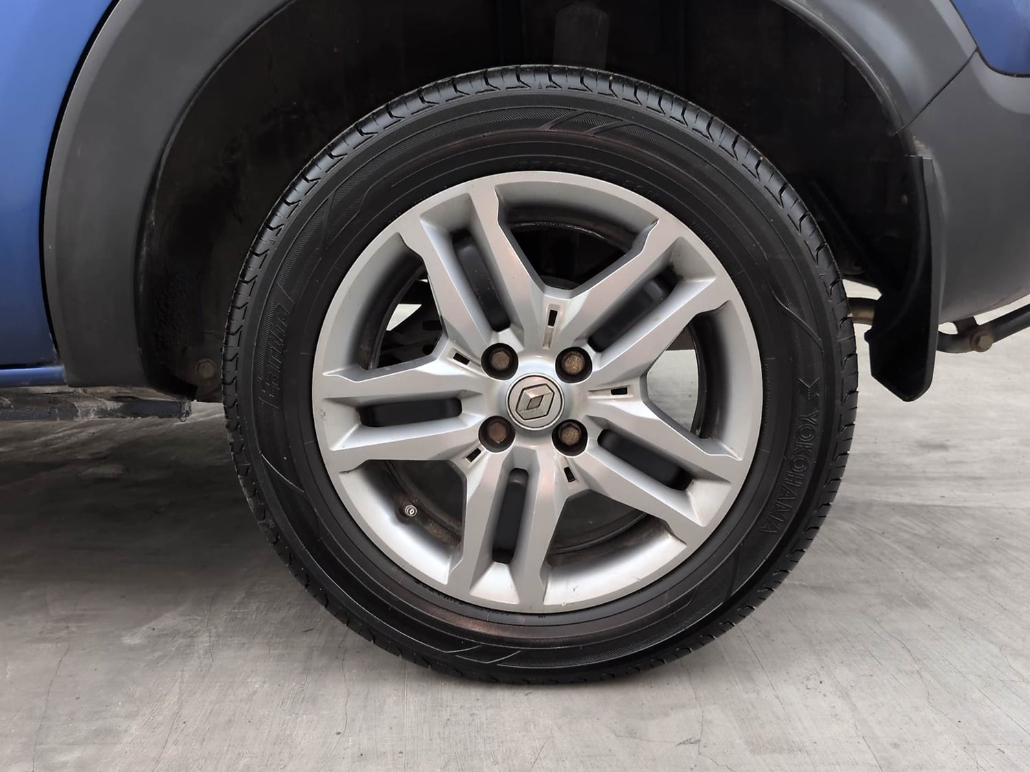 Used 2021 Renault Triber RXZ EASY-R AMT Petrol Automatic tyres LEFT REAR TYRE RIM VIEW