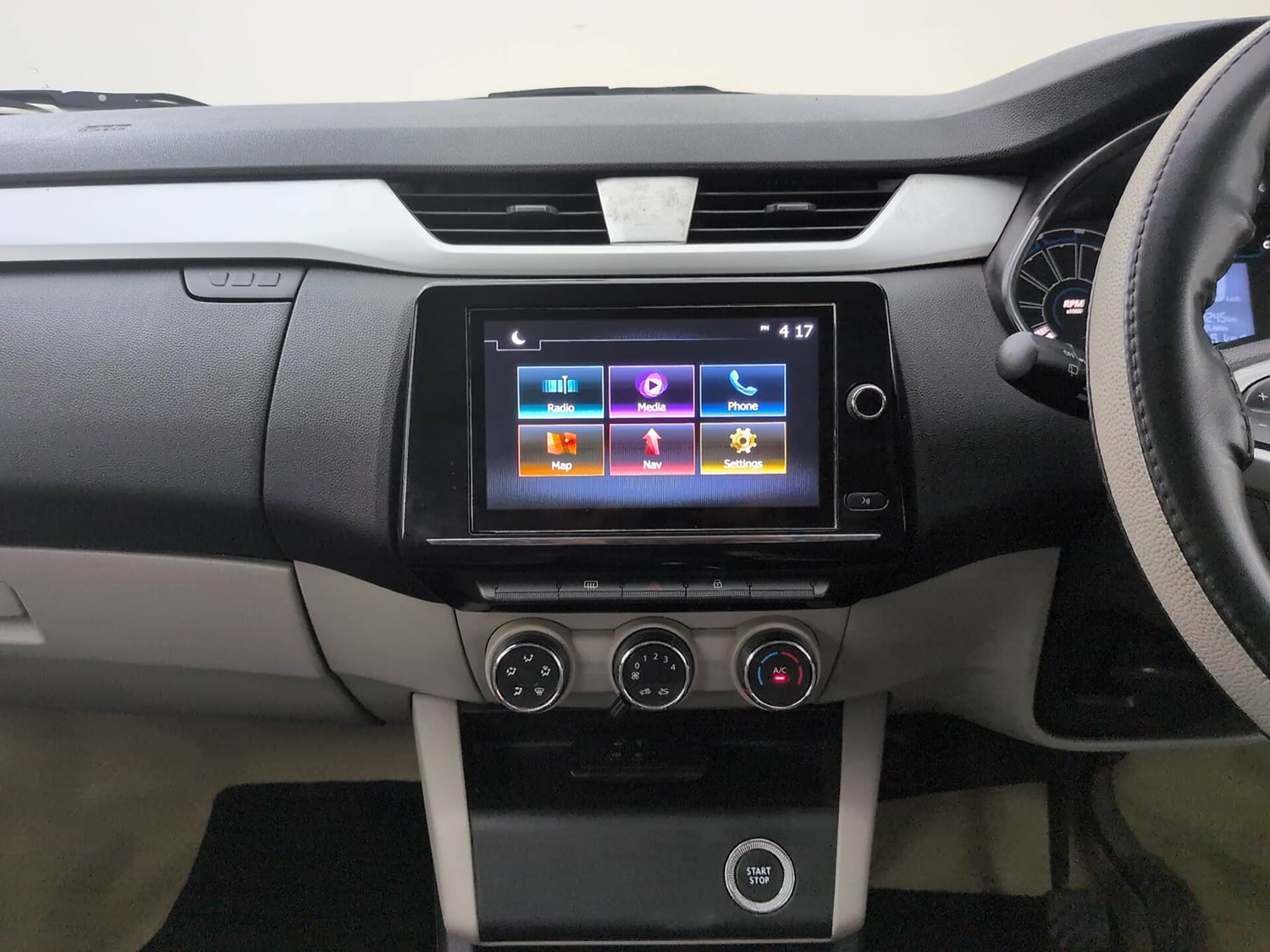Used 2021 Renault Triber RXZ EASY-R AMT Petrol Automatic interior MUSIC SYSTEM & AC CONTROL VIEW