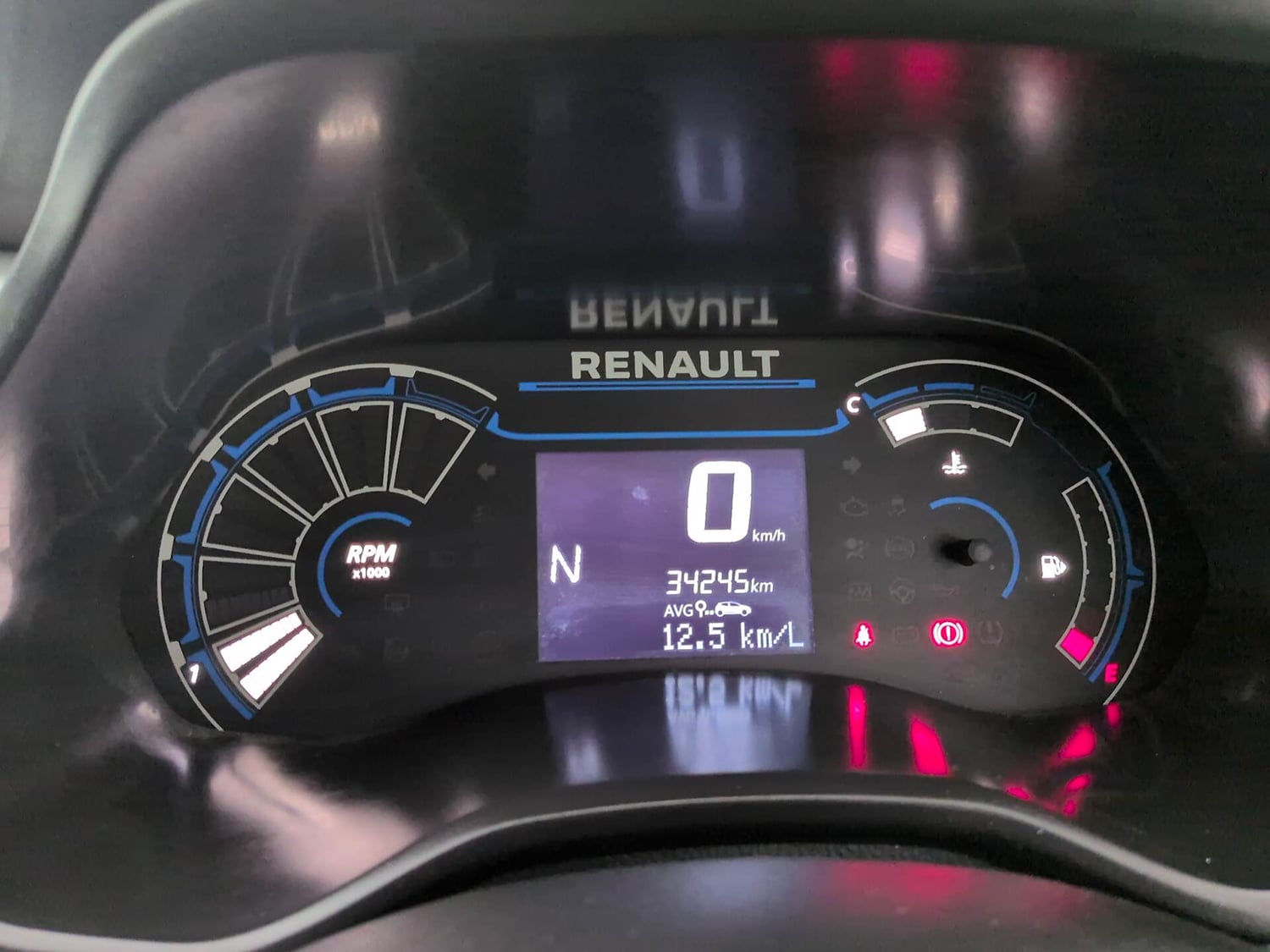 Used 2021 Renault Triber RXZ EASY-R AMT Petrol Automatic interior CLUSTERMETER VIEW