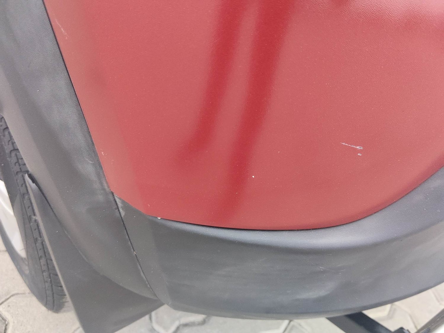 Used 2017 Renault Kwid 1.0 RXT Petrol Manual dents MINOR SCRATCH