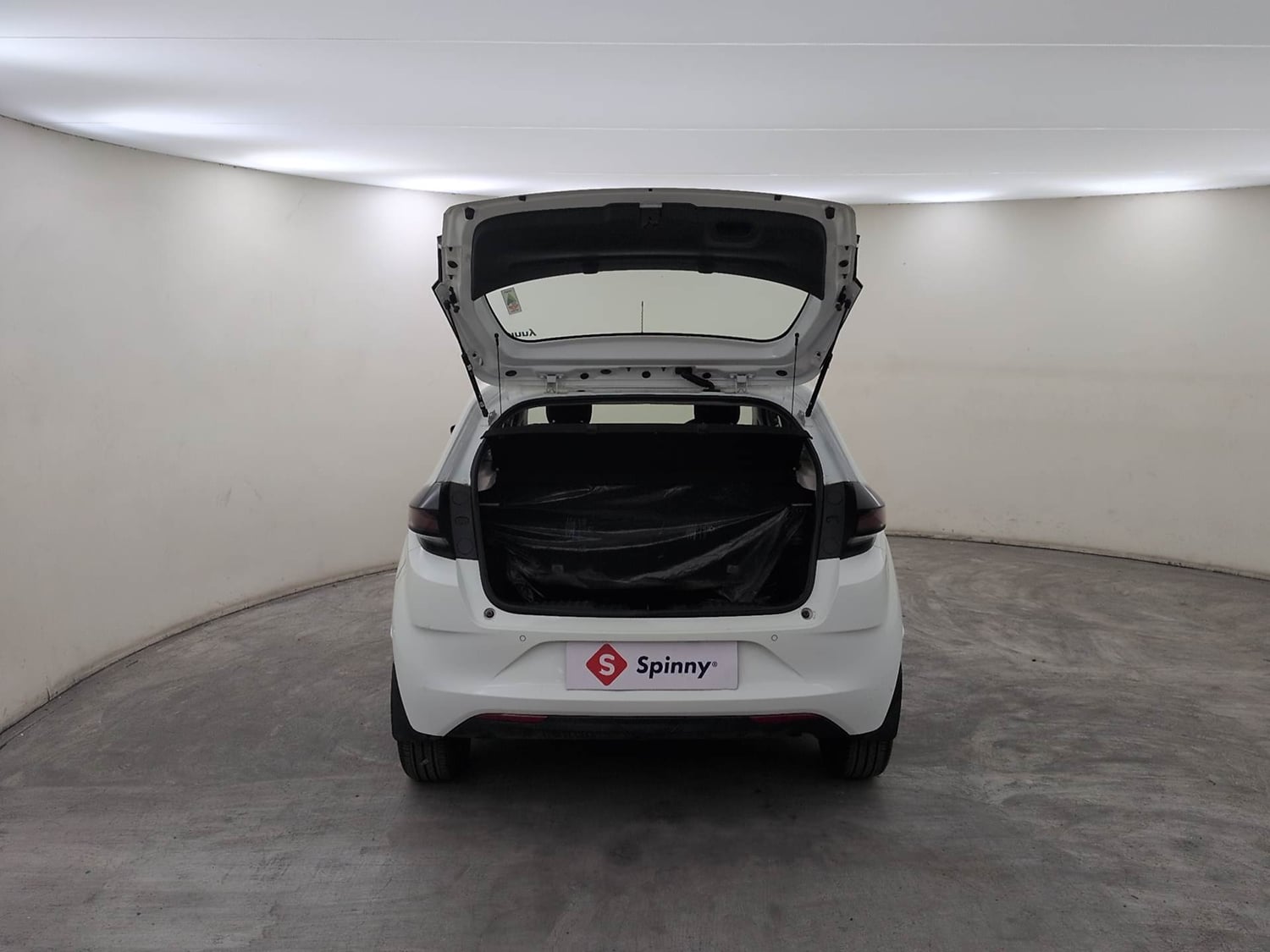Used 2022 Tata Altroz XM Plus Diesel Diesel Manual interior DICKY DOOR OPEN VIEW