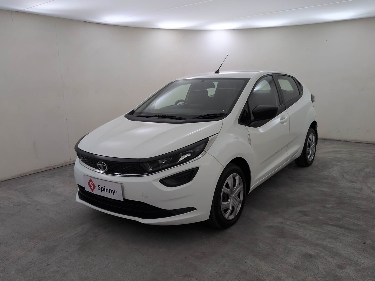 Used 2022 Tata Altroz XM Plus Diesel Diesel Manual exterior LEFT FRONT CORNER VIEW
