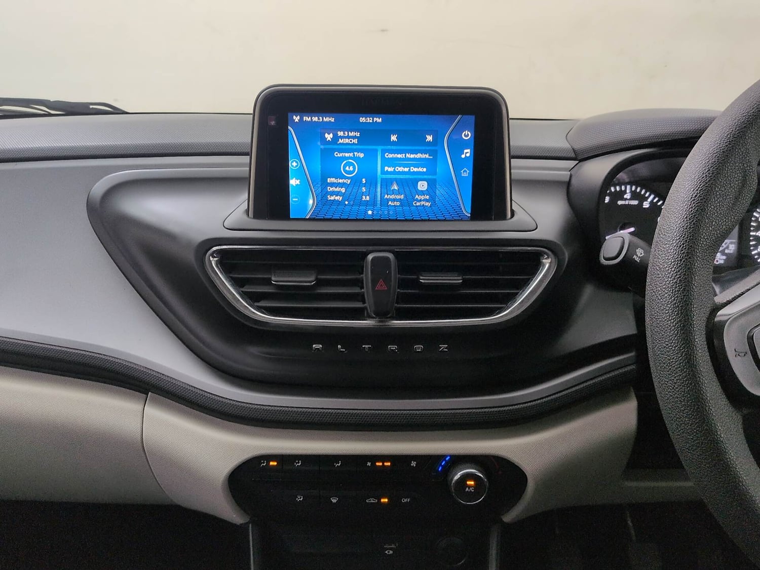 Used 2022 Tata Altroz XM Plus Diesel Diesel Manual interior MUSIC SYSTEM & AC CONTROL VIEW