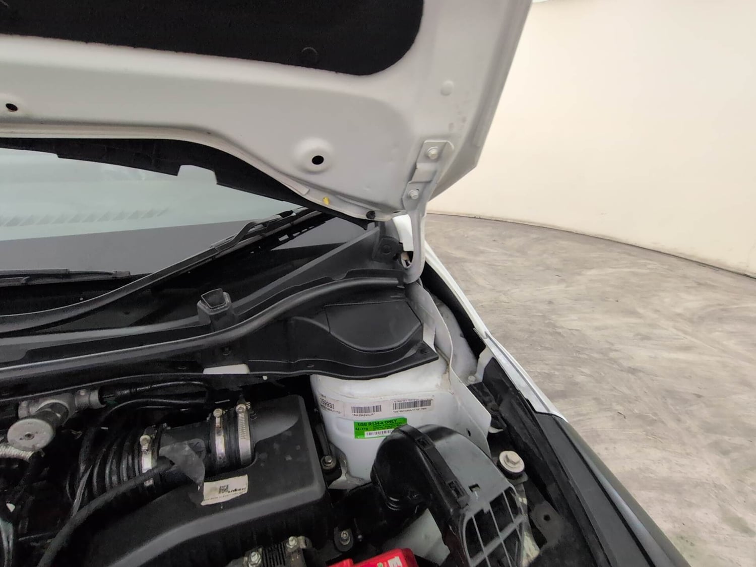 Used 2022 Tata Altroz XM Plus Diesel Diesel Manual engine ENGINE LEFT SIDE HINGE & APRON VIEW