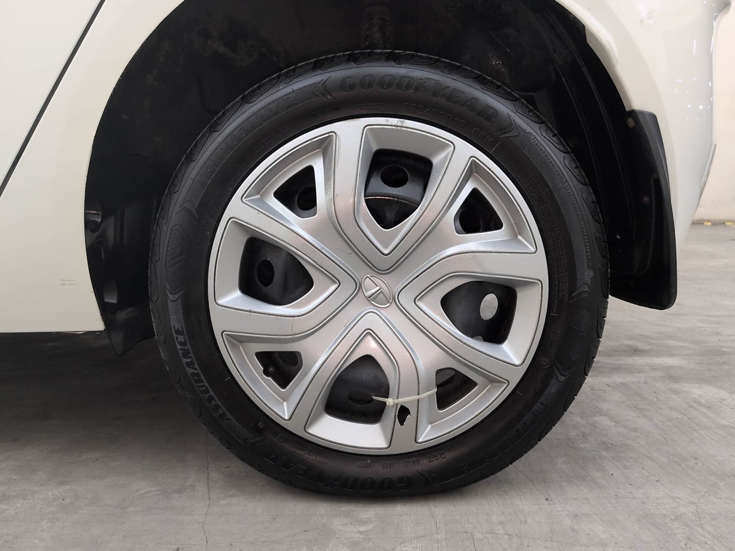 Used 2022 Tata Altroz XM Plus Diesel Diesel Manual tyres LEFT REAR TYRE RIM VIEW