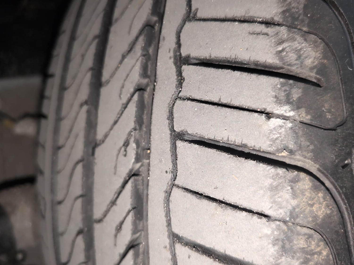 Used 2022 Tata Altroz XM Plus Diesel Diesel Manual tyres LEFT FRONT TYRE TREAD VIEW