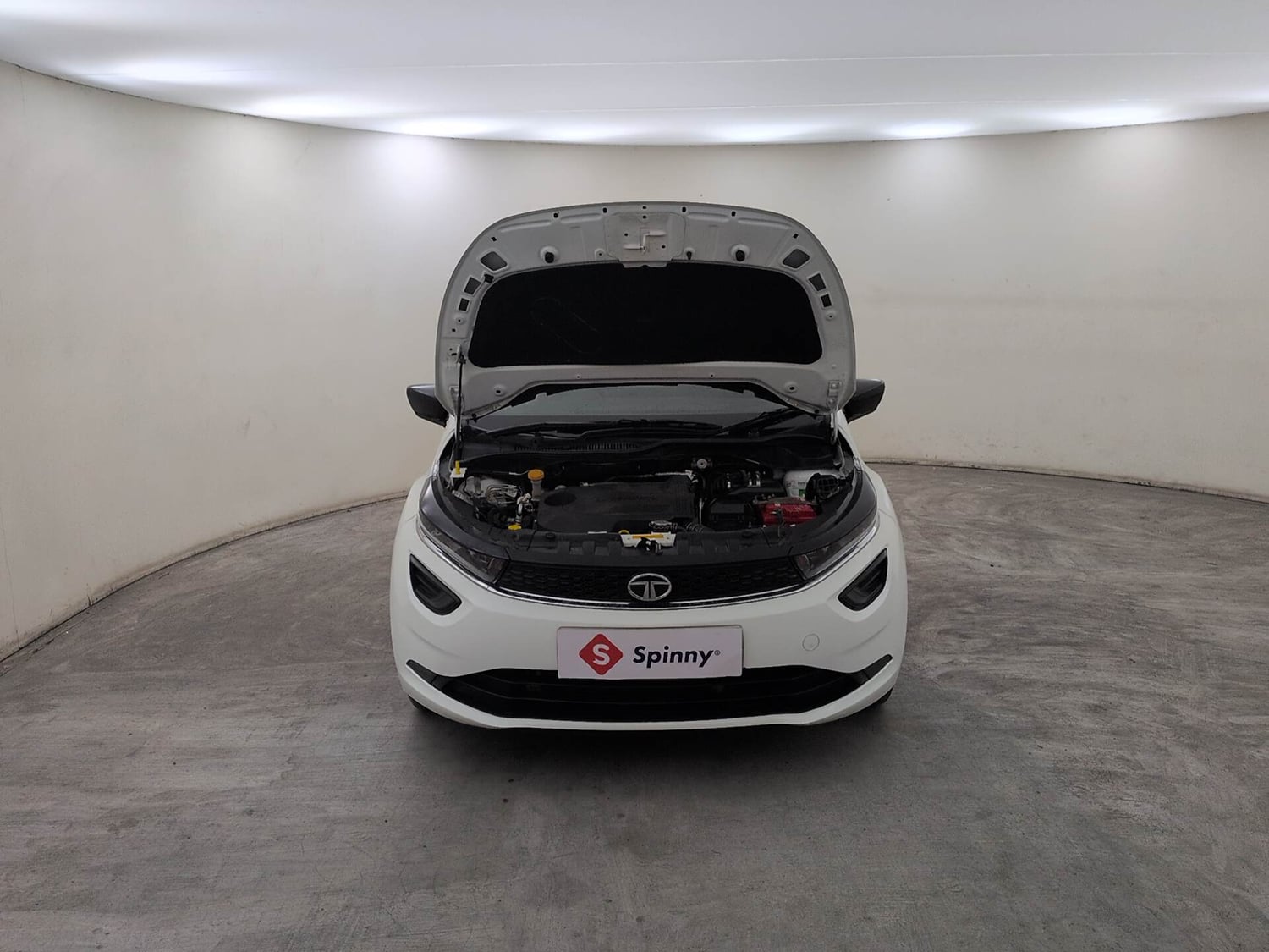 Used 2022 Tata Altroz XM Plus Diesel Diesel Manual engine ENGINE & BONNET OPEN FRONT VIEW