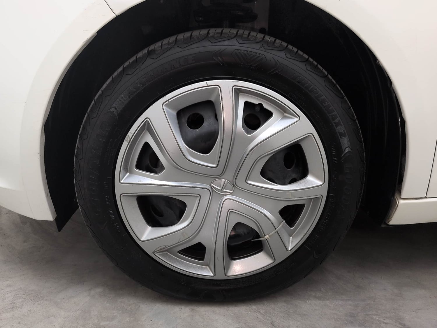 Used 2022 Tata Altroz XM Plus Diesel Diesel Manual tyres LEFT FRONT TYRE RIM VIEW
