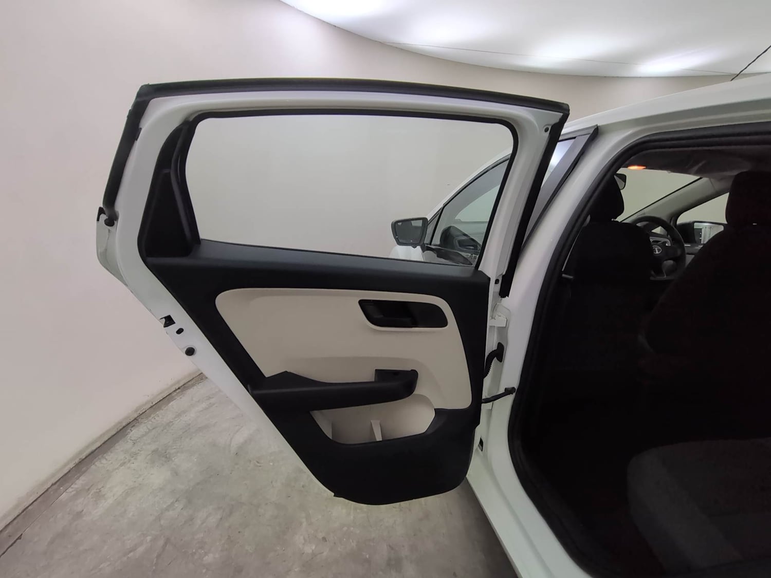 Used 2022 Tata Altroz XM Plus Diesel Diesel Manual interior LEFT REAR DOOR OPEN VIEW