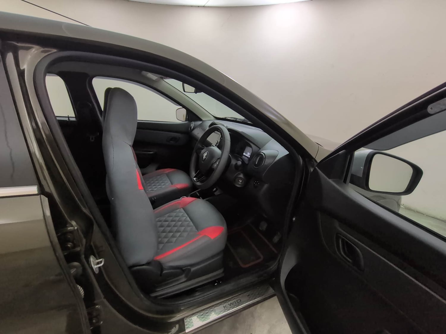 Used 2025 Renault Kwid RXT 1.0L AMT Petrol Automatic interior RIGHT SIDE FRONT DOOR CABIN VIEW
