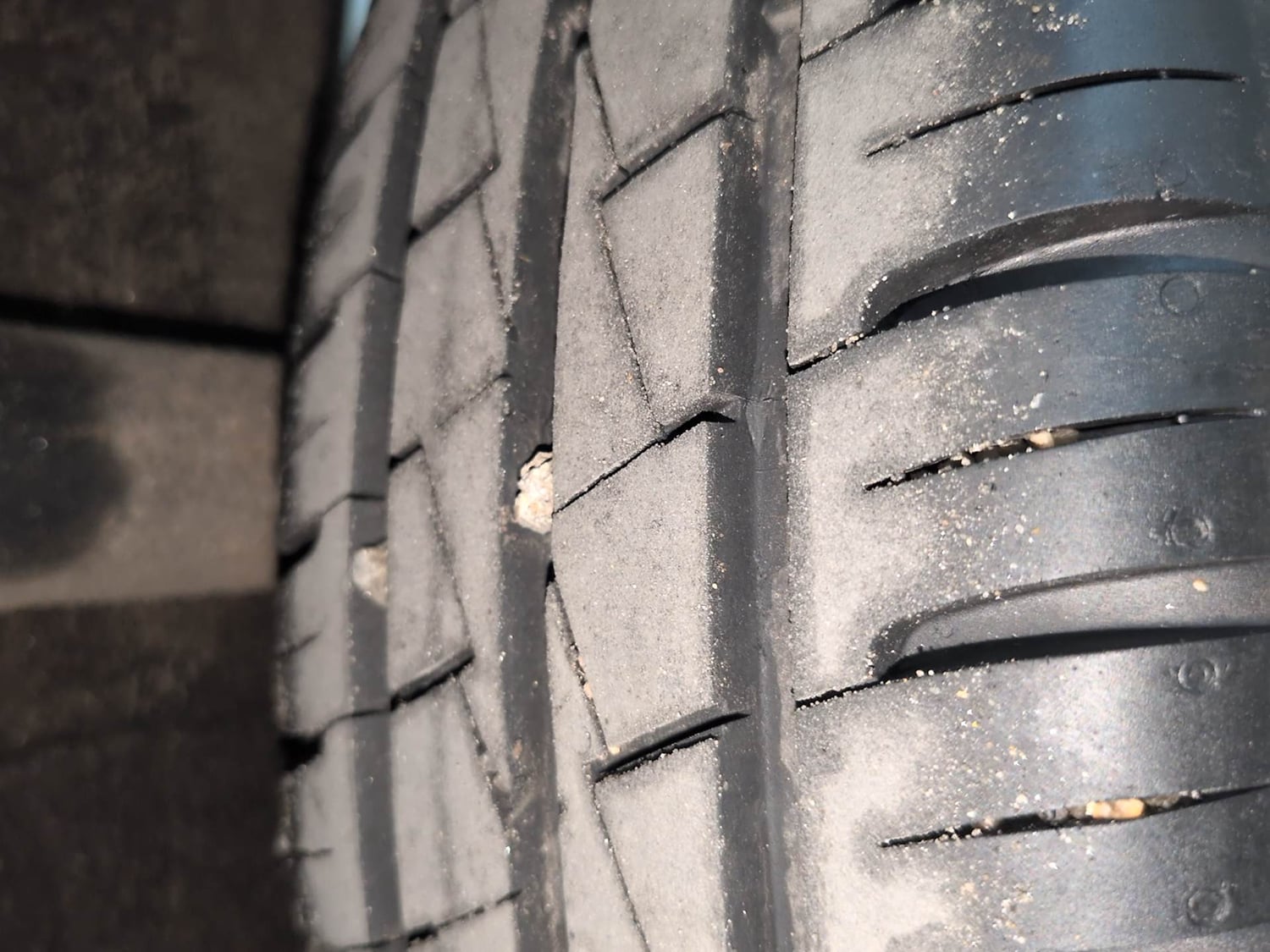 Used 2025 Renault Kwid RXT 1.0L AMT Petrol Automatic tyres LEFT REAR TYRE TREAD VIEW