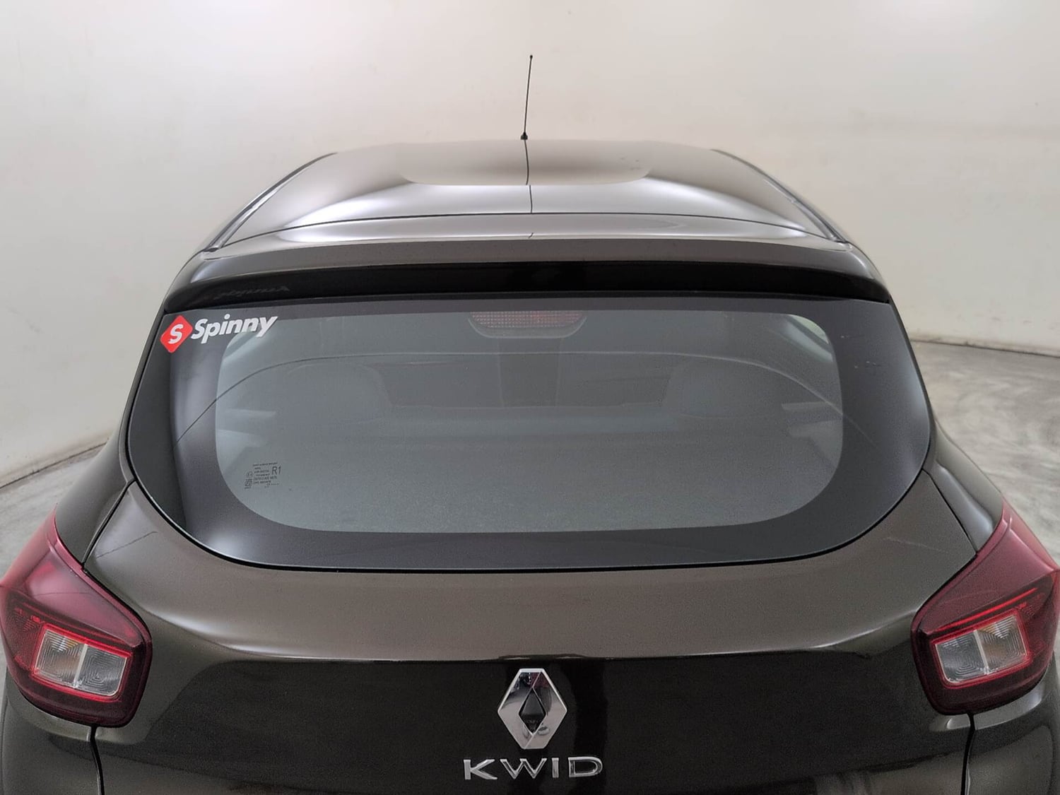 Used 2025 Renault Kwid RXT 1.0L AMT Petrol Automatic exterior BACK WINDSHIELD VIEW