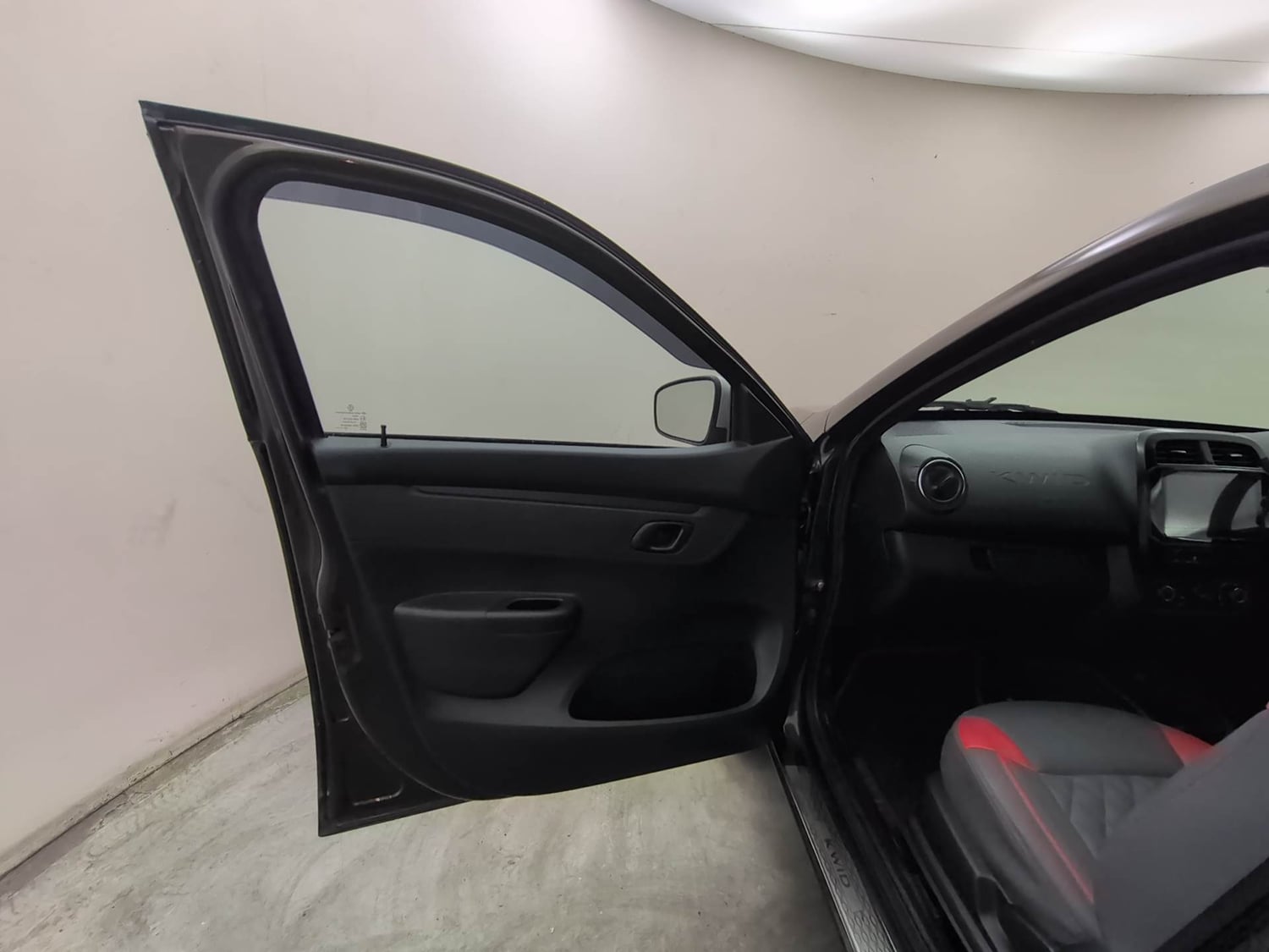 Used 2025 Renault Kwid RXT 1.0L AMT Petrol Automatic interior LEFT FRONT DOOR OPEN VIEW
