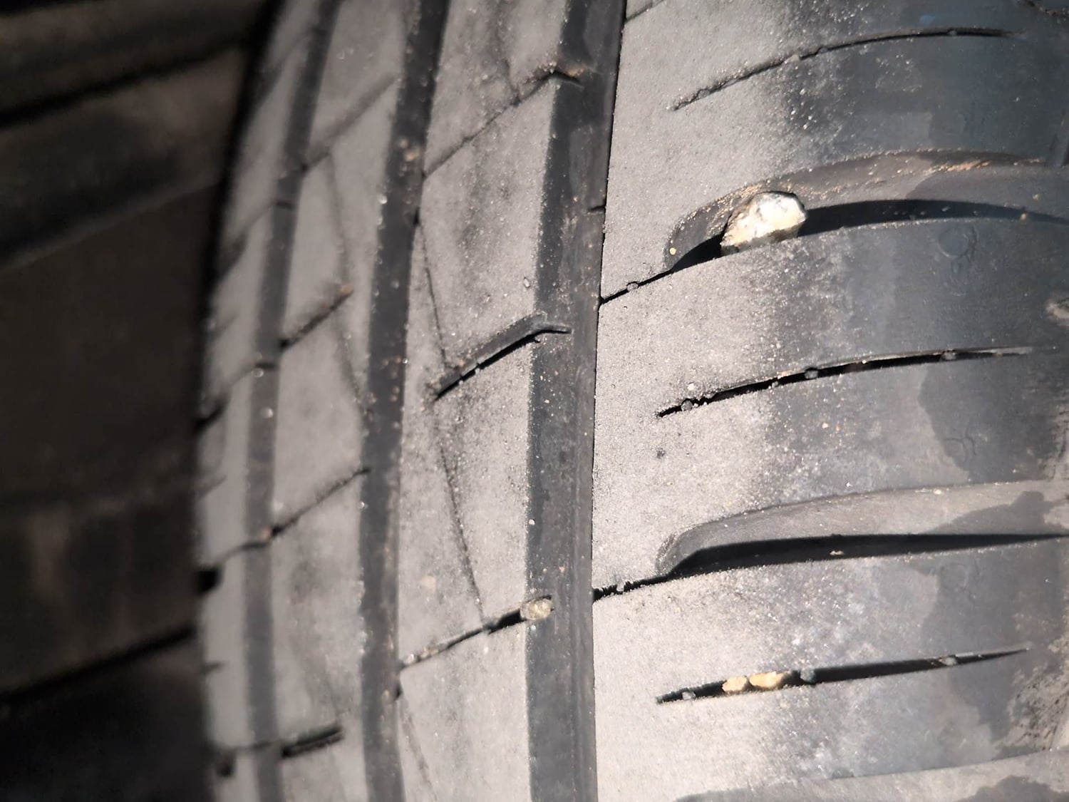 Used 2025 Renault Kwid RXT 1.0L AMT Petrol Automatic tyres RIGHT REAR TYRE TREAD VIEW