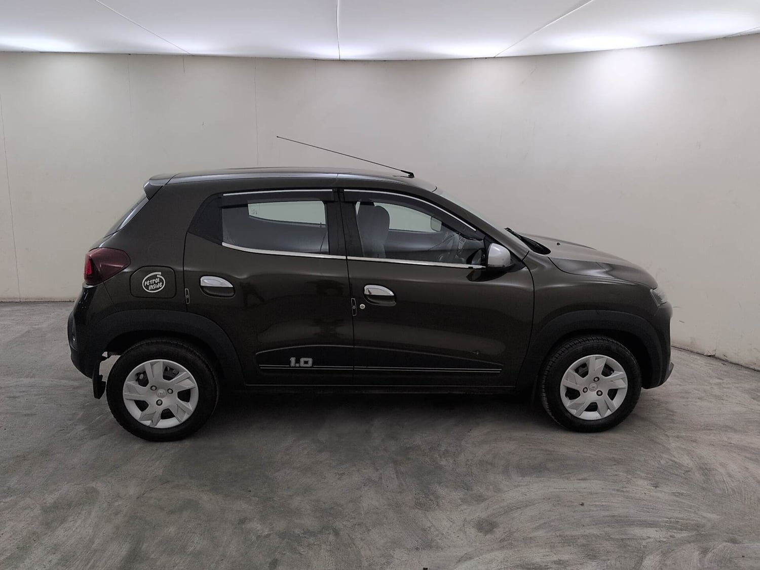 Used 2025 Renault Kwid RXT 1.0L AMT Petrol Automatic exterior RIGHT SIDE VIEW