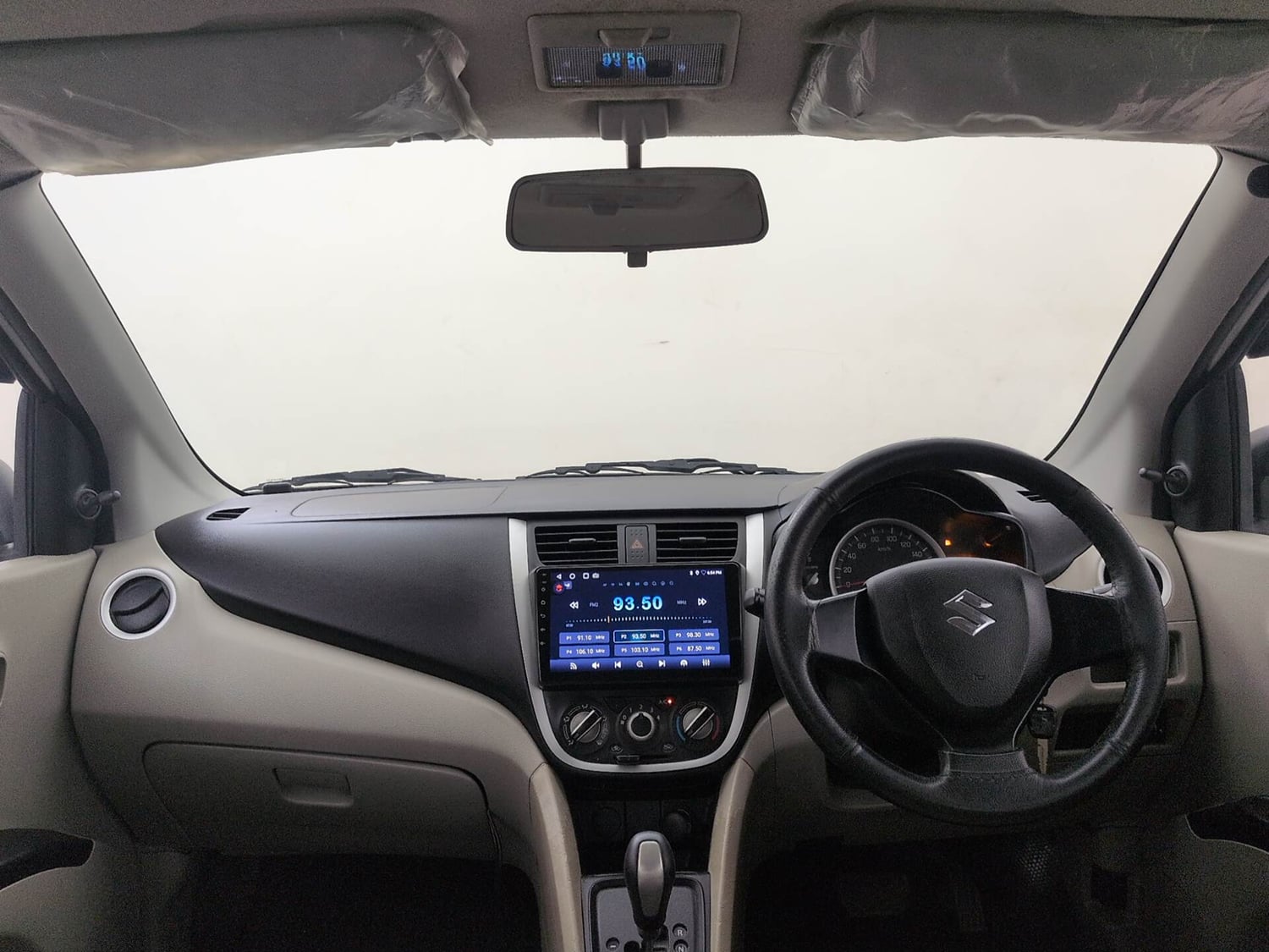 Used 2014 Maruti Suzuki Celerio VXi AMT Petrol Automatic interior DASHBOARD VIEW