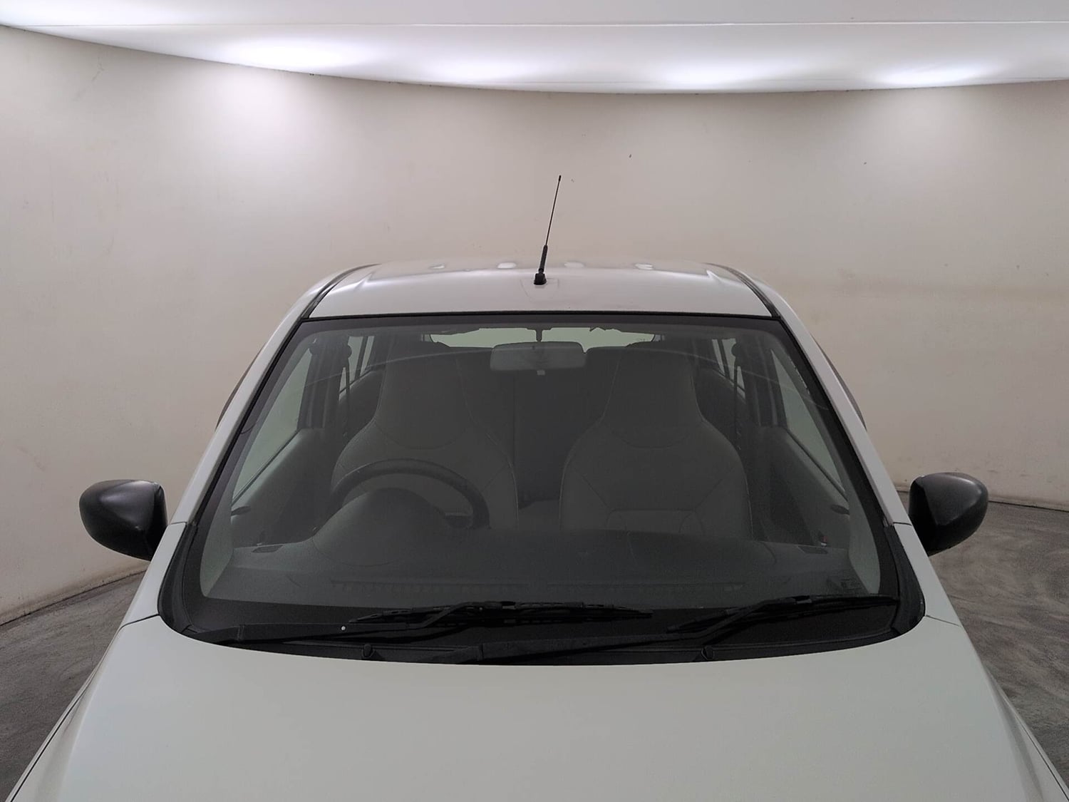 Used 2014 Maruti Suzuki Celerio VXi AMT Petrol Automatic exterior FRONT WINDSHIELD VIEW