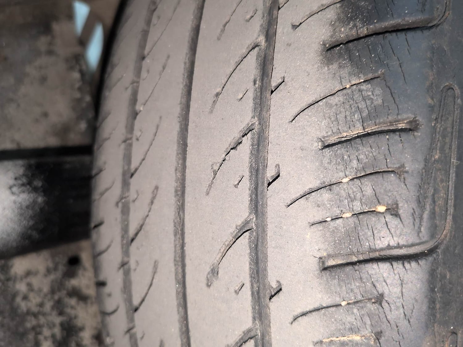 Used 2014 Maruti Suzuki Celerio VXi AMT Petrol Automatic tyres LEFT REAR TYRE TREAD VIEW