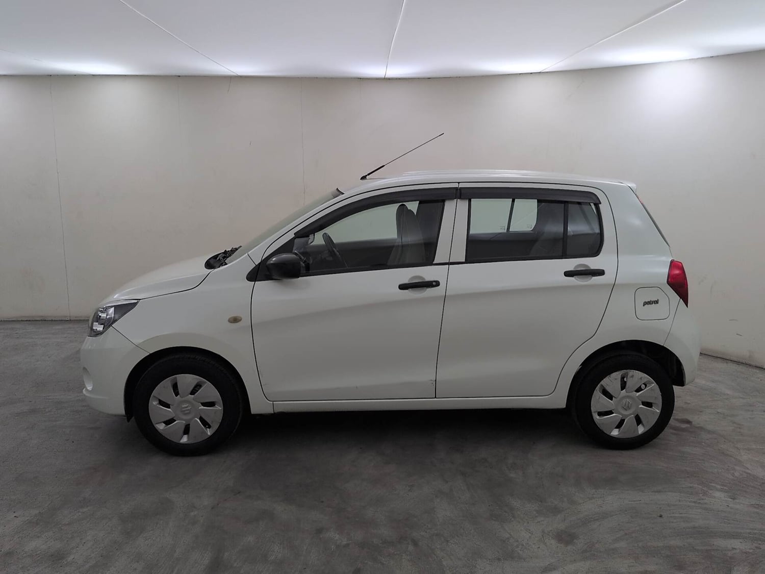 Used 2014 Maruti Suzuki Celerio VXi AMT Petrol Automatic exterior LEFT SIDE VIEW