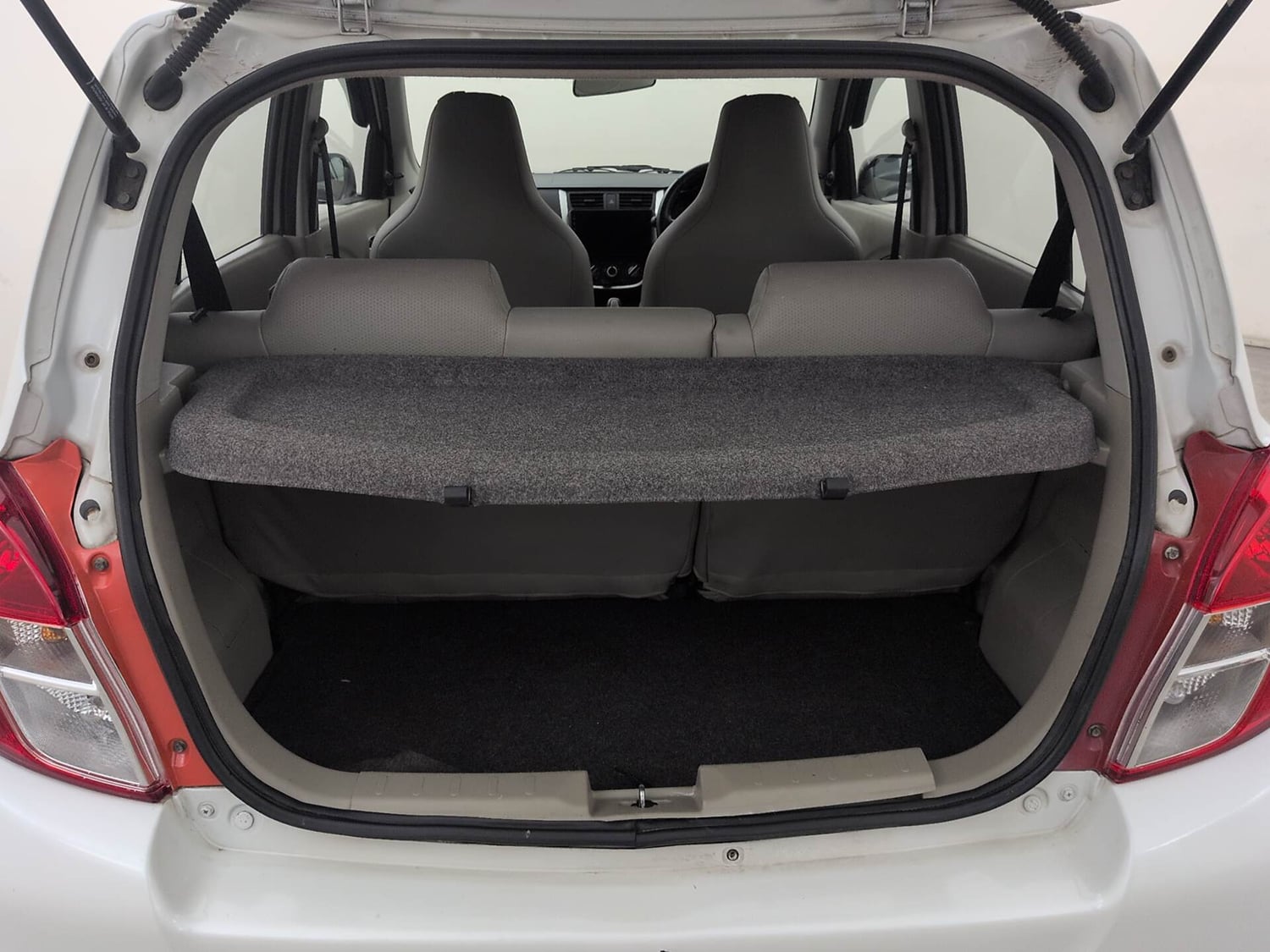 Used 2014 Maruti Suzuki Celerio VXi AMT Petrol Automatic interior DICKY INSIDE VIEW