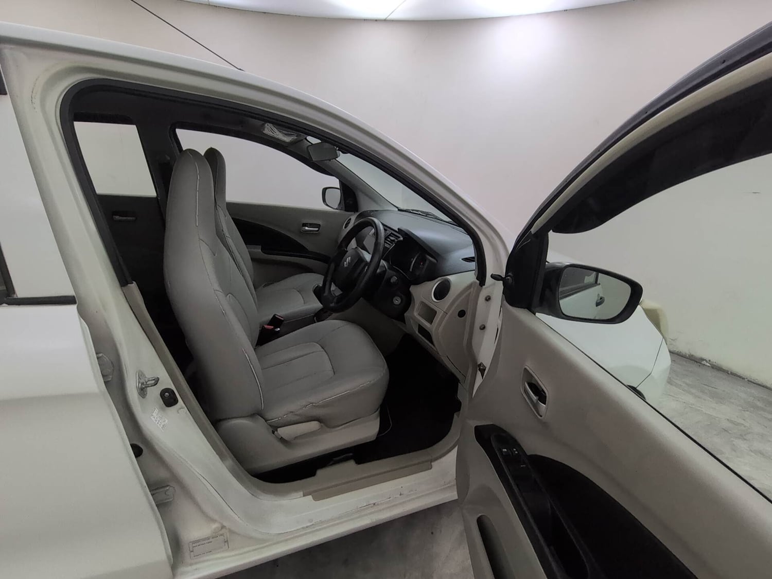 Used 2014 Maruti Suzuki Celerio VXi AMT Petrol Automatic interior RIGHT SIDE FRONT DOOR CABIN VIEW
