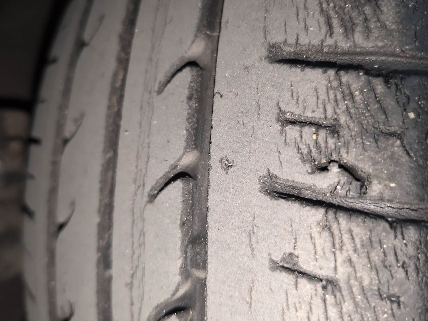 Used 2014 Maruti Suzuki Celerio VXi AMT Petrol Automatic tyres LEFT FRONT TYRE TREAD VIEW