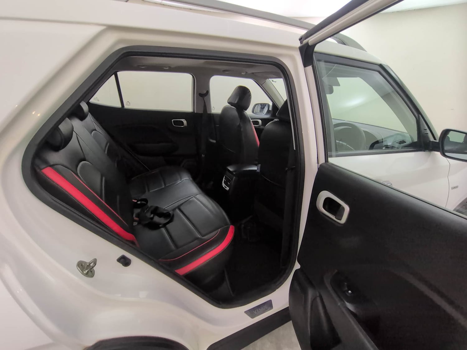 Used 2019 Hyundai Venue SX Plus 1.0 Turbo DCT Petrol Automatic interior RIGHT SIDE REAR DOOR CABIN VIEW